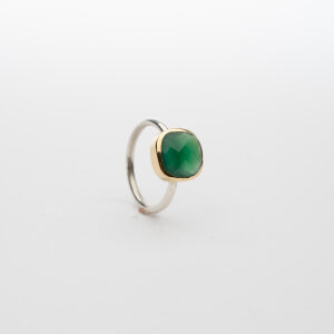 Ring mit Achat, Silber und Gelbgold