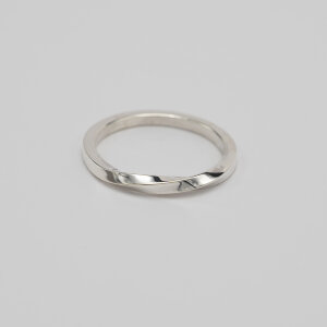 Ring leicht gedreht, Silber
