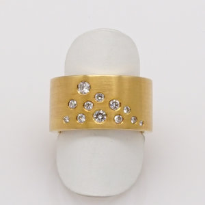 Ring, 750/°°°Gelbgold, Brillanten, Einzelstück, Handarbeit