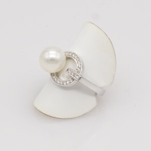 Ring, 585/°°°Weißgold, Perle, Brillanten